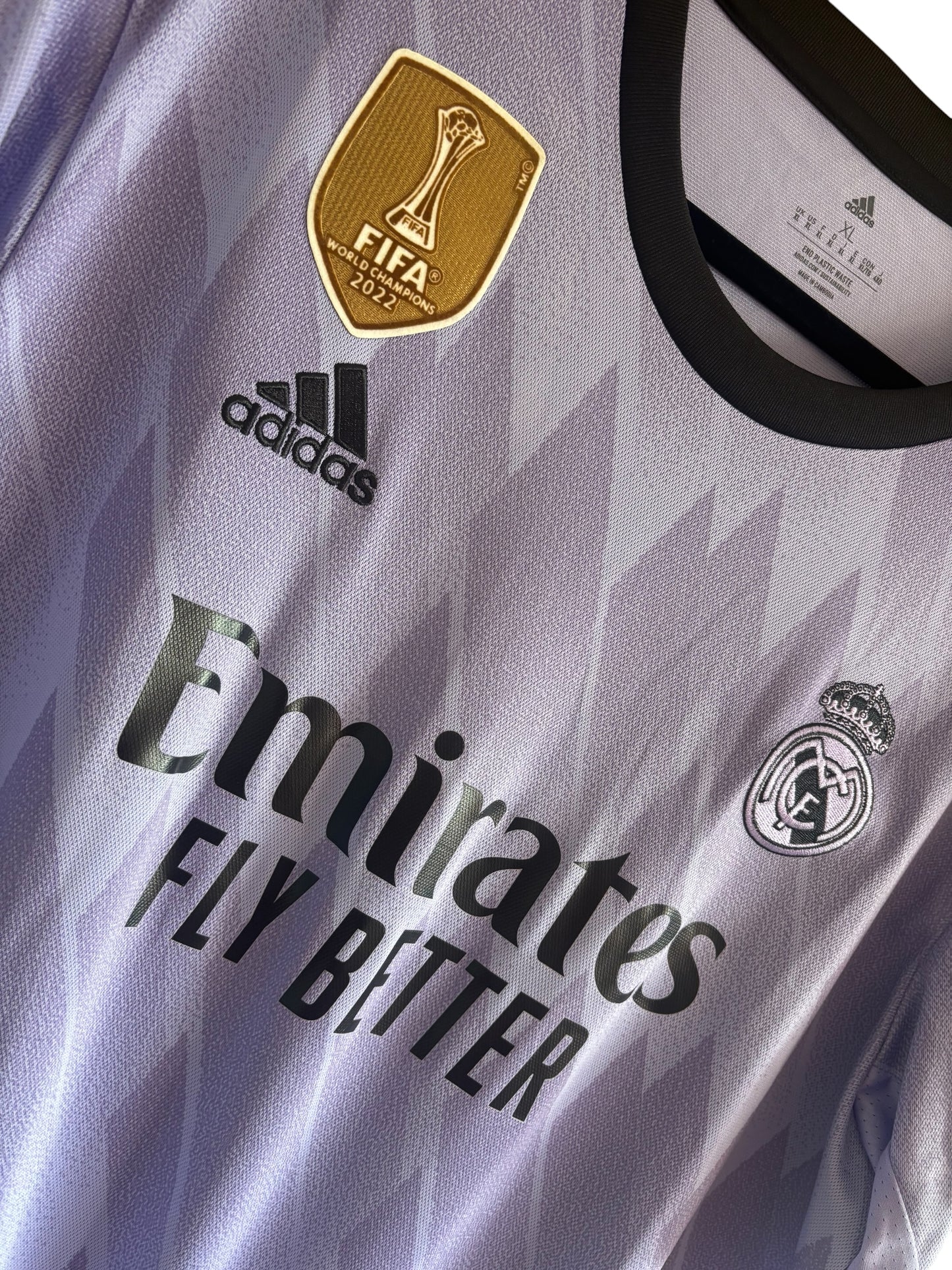 Real Madrid 2022/2023 Away Shirt Vinicius Junior #20 (XL)