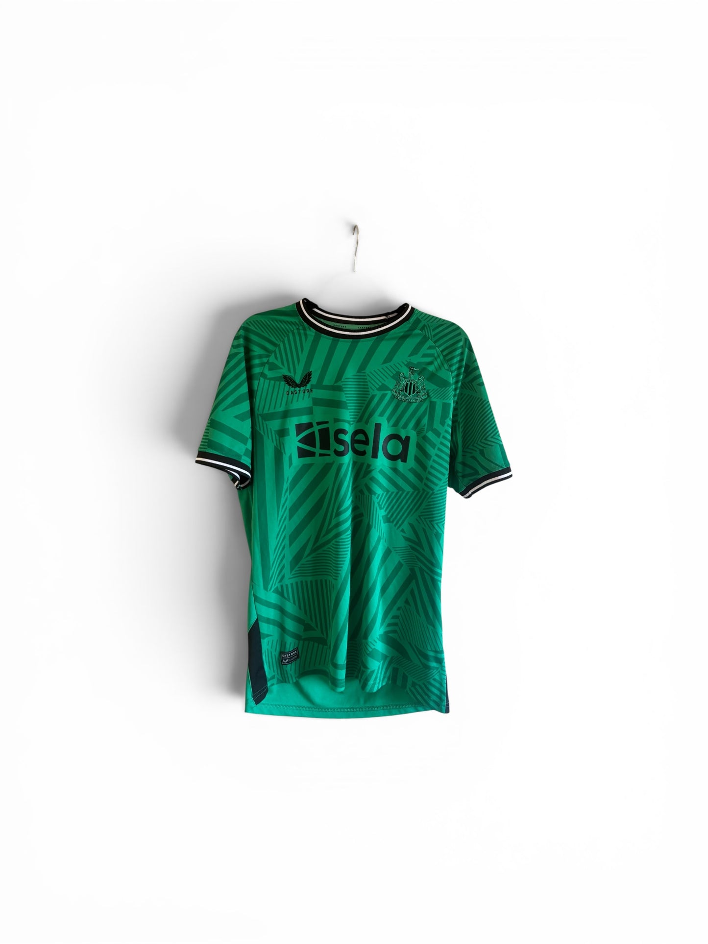 Newcastle 2023/2024 Away Shirt (M)